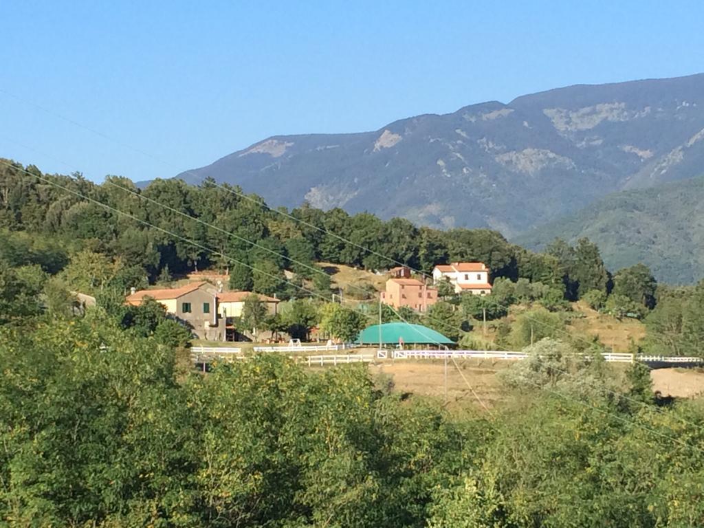 Agriturismo Dei Legi San Pietro Vara エクステリア 写真
